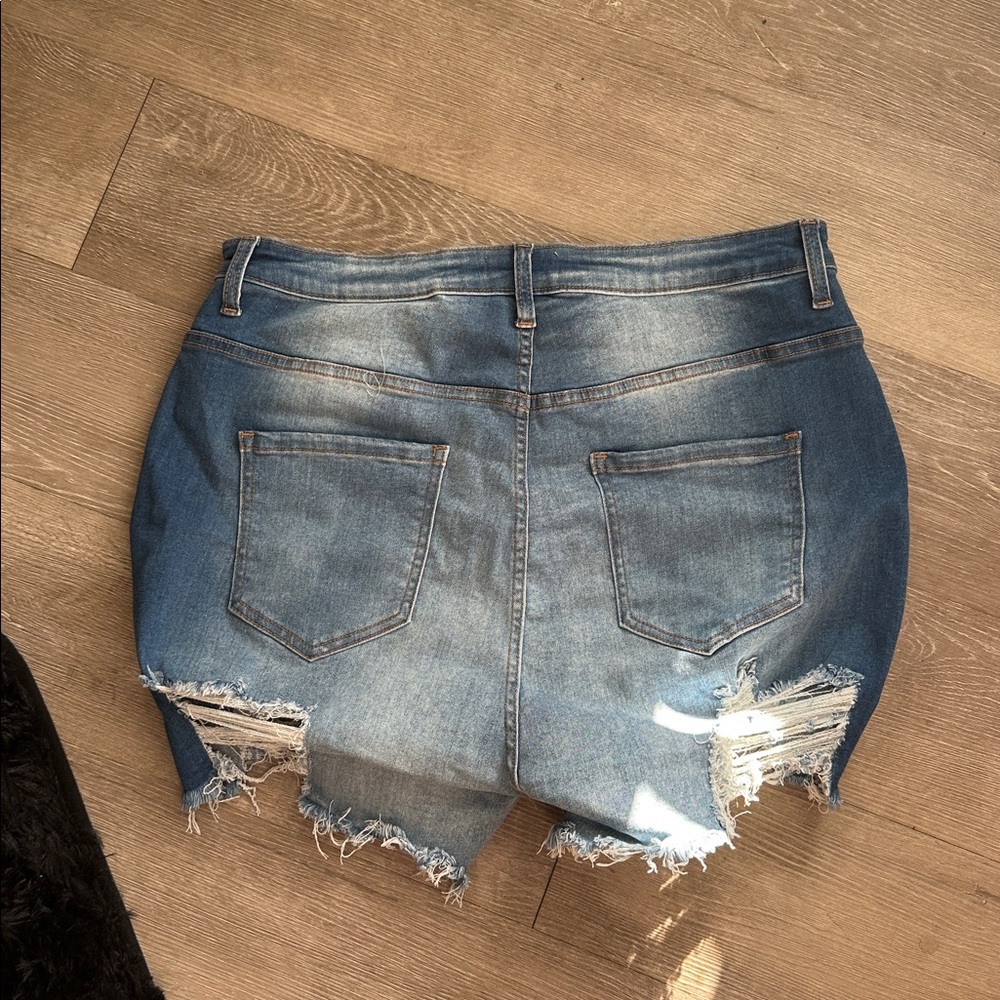 M.A.P | Distressed Denim Shorts - Picture 4 of 6